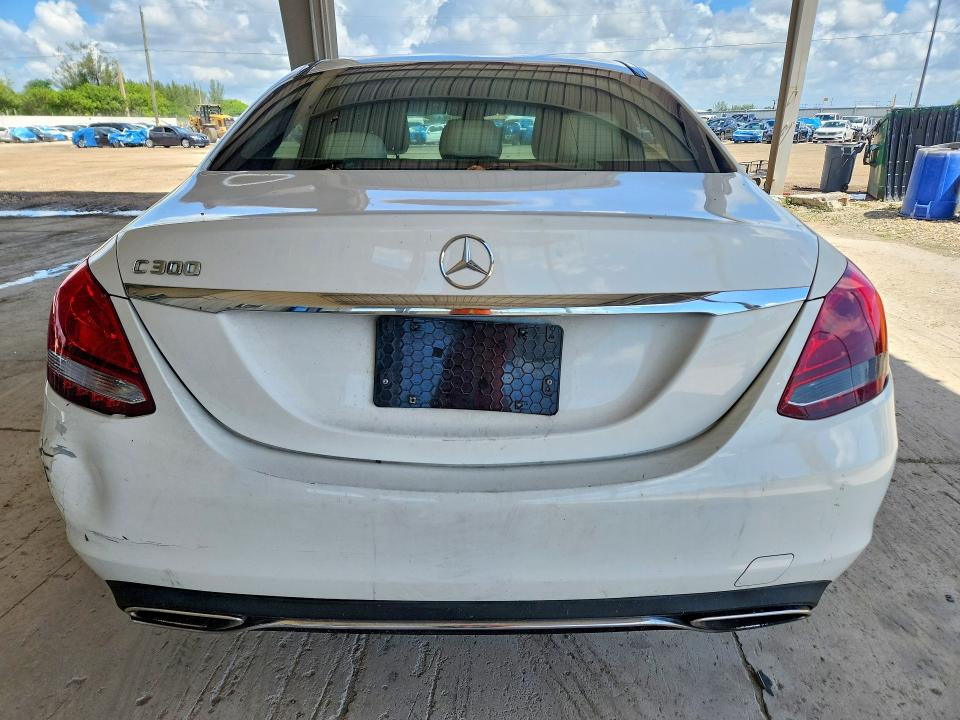 67151506 :رقم المزاد ، 55SWF4JB5JU238637 vin ، 2018 Mercedes-benz C مزاد بيع
