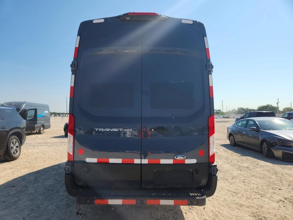 59745836 :رقم المزاد ، 1FTBR3X87LKB01962 vin ، 2020 Ford Transit مزاد بيع