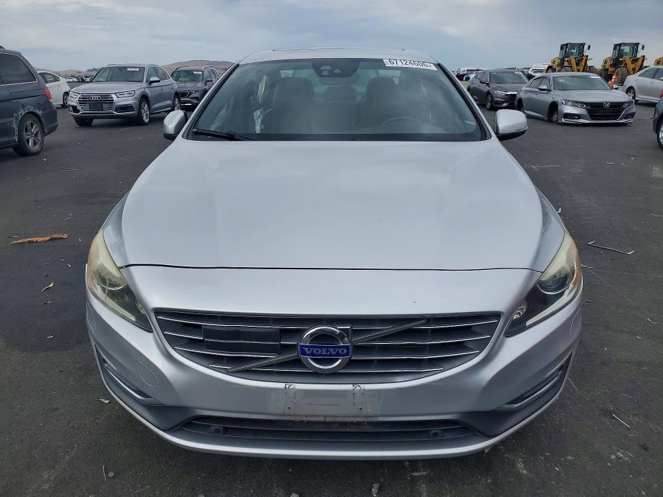 67124606 :رقم المزاد ، YV149MFM0F2336327 vin ، 2015 Volvo S60 مزاد بيع