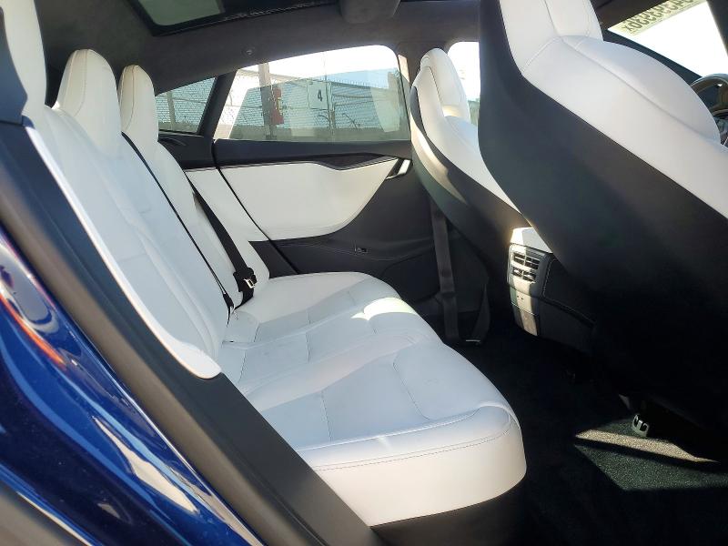 Продаж на аукціоні авто 2018 Tesla Model S, vin: 5YJSA1E25JF276702, номер лоту: 64393936
