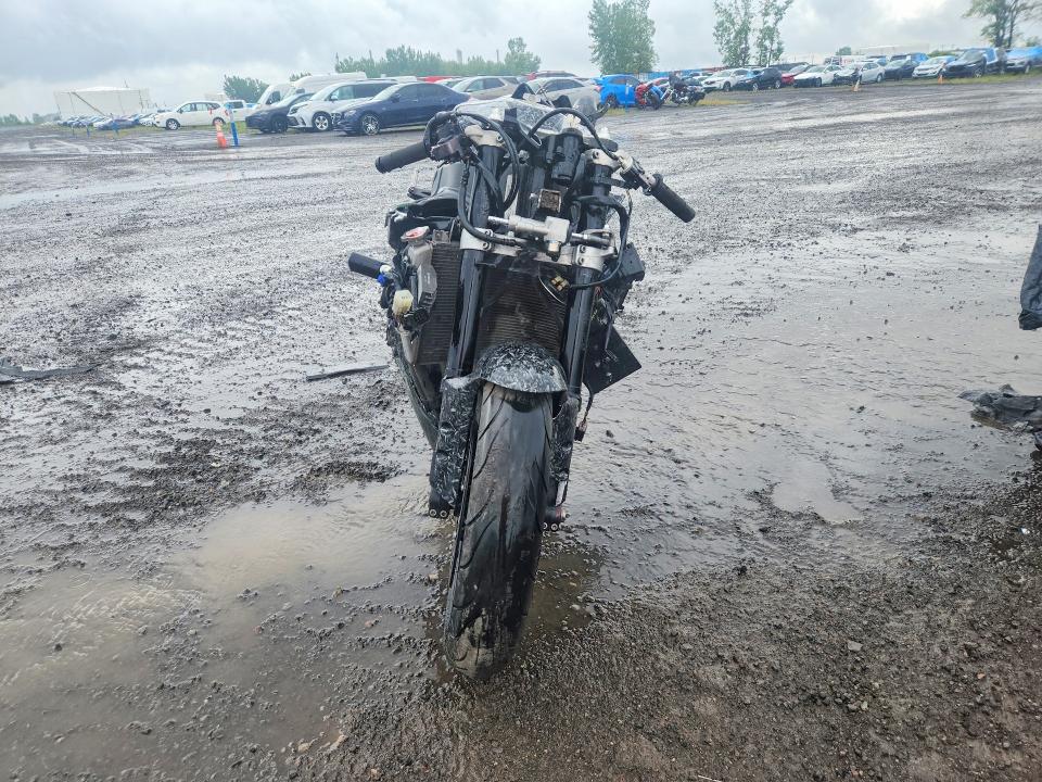 64979396 :رقم المزاد ، JYARN23E1BA009536 vin ، 2011 Yamaha Yzfr1 مزاد بيع