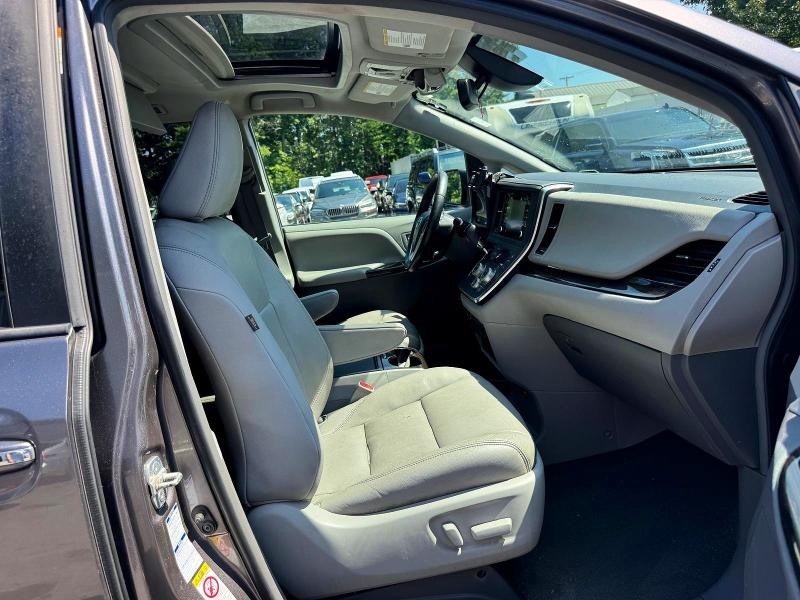 2019 Toyota Sienna მანქანა იყიდება აუქციონზე, vin: 5TDDZ3DC5KS220439, აუქციონის ნომერი: 64675976
