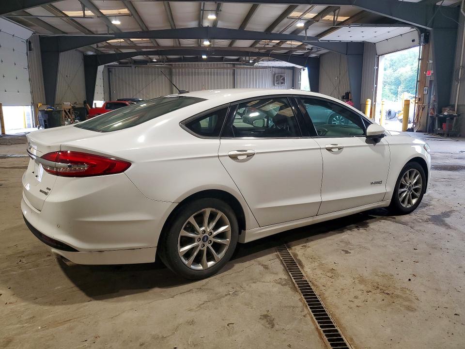 Продажа на аукционе авто 2017 Ford Fusion, vin: 3FA6P0LU1HR400168, номер лота: 64716476
