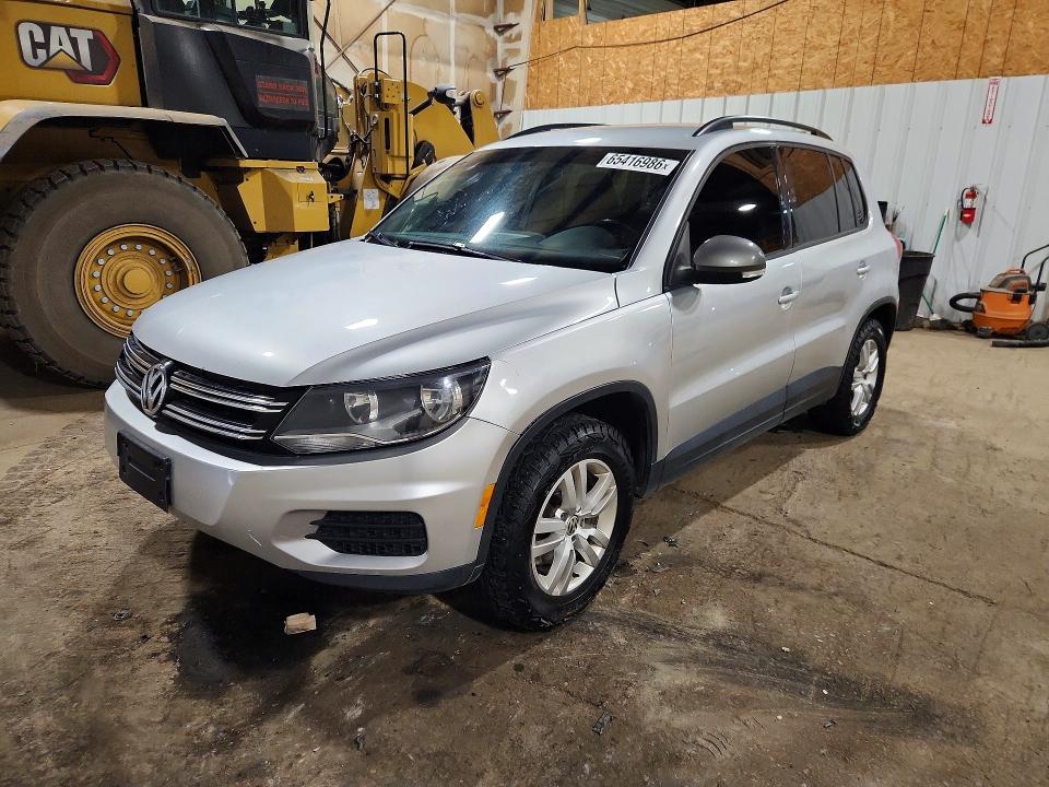 65416986 :رقم المزاد ، WVGBV7AX0FW585467 vin ، 2015 Volkswagen Tiguan مزاد بيع