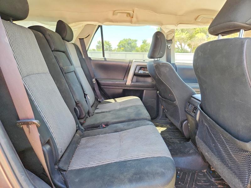 64304096 :رقم المزاد ، JTEZU5JR2J5165652 vin ، 2018 Toyota 4runner مزاد بيع