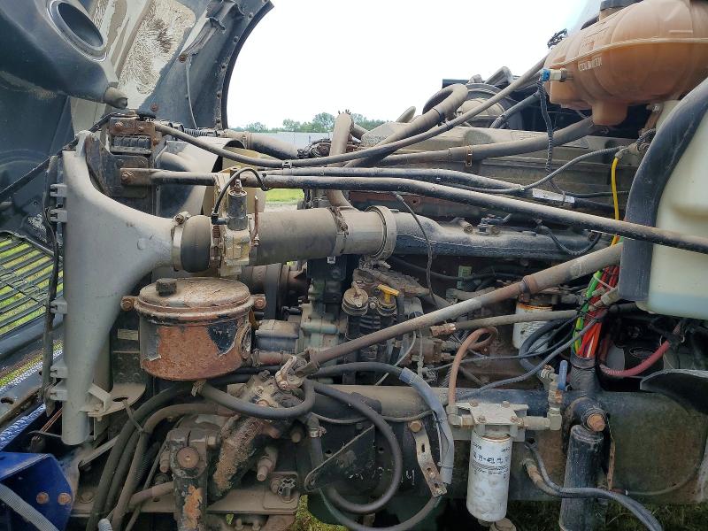 2004 Freightliner Conventional მანქანა იყიდება აუქციონზე, vin: 1FVPA6CK24LM77744, აუქციონის ნომერი: 63388036