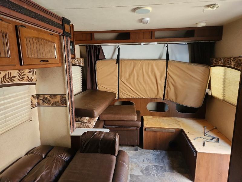 65197226 :رقم المزاد ، 1UJBJHBJ5F1JE0103 vin ، 2015 Jayco Jay Feather مزاد بيع