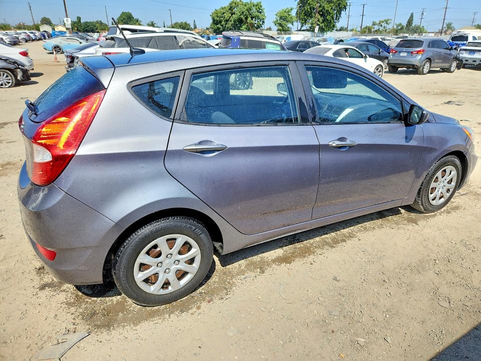 2014 Hyundai Accent მანქანა იყიდება აუქციონზე, vin: KMHCT5AE4EU141788, აუქციონის ნომერი: 63697656
