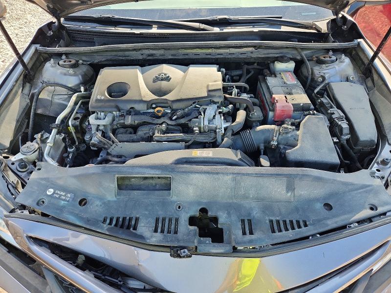 63507466 :رقم المزاد ، 4T1B11HK0JU135034 vin ، 2018 Toyota Camry مزاد بيع