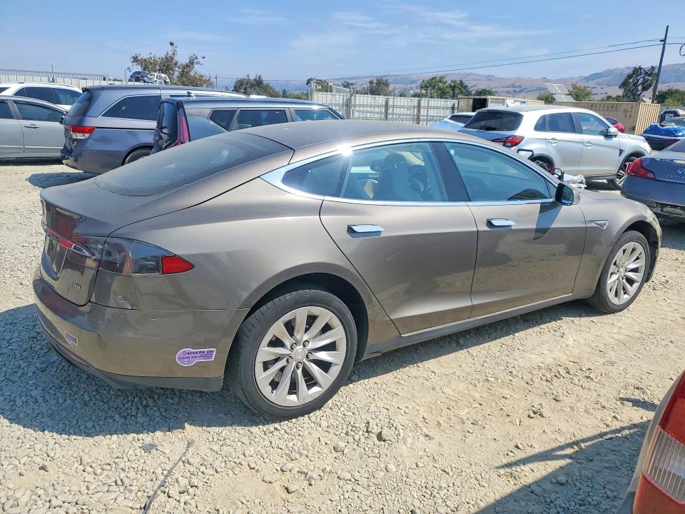 64968116 :رقم المزاد ، 5YJSA1E13GF133974 vin ، 2016 Tesla Model S مزاد بيع