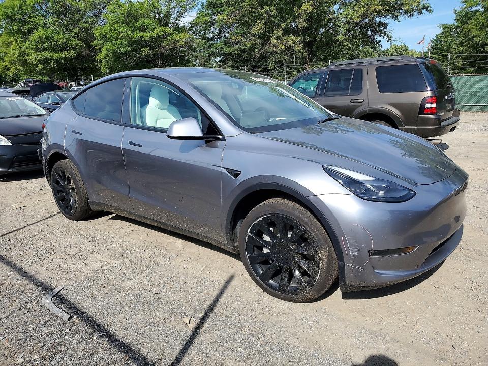2024 Tesla Model Y მანქანა იყიდება აუქციონზე, vin: 7SAYGDEE4RA332449, აუქციონის ნომერი: 63659666