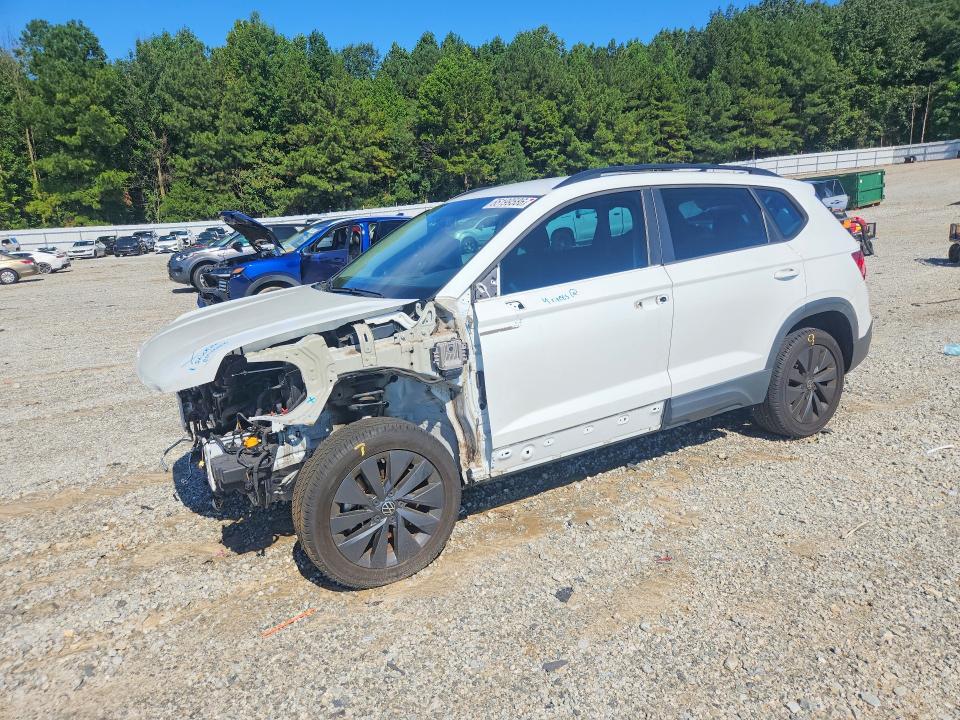 Продажа на аукционе авто 2022 Volkswagen Taos, vin: 3VVCX7B28NM031759, номер лота: 65199586