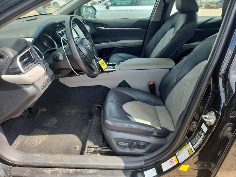 62131936 :رقم المزاد ، 4T1B21HK1JU509020 vin ، 2018 Toyota Camry Hybrid مزاد بيع