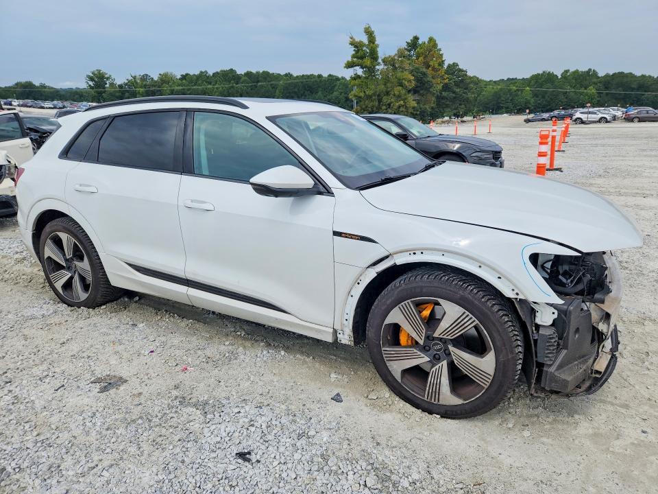 2022 Audi E-tron მანქანა იყიდება აუქციონზე, vin: WA1LAAGE8NB042262, აუქციონის ნომერი: 66478766