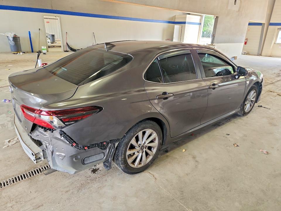 64250156 :رقم المزاد ، 4T1C11AK8PU090626 vin ، 2023 Toyota Camry مزاد بيع