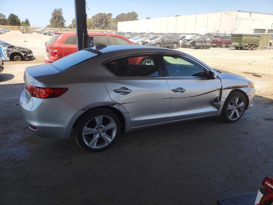 64960936 :رقم المزاد ، 19VDE1F31FE002570 vin ، 2015 Acura Ilx مزاد بيع