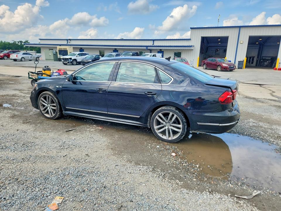 2017 Volkswagen Passat მანქანა იყიდება აუქციონზე, vin: 1VWDT7A38HC031725, აუქციონის ნომერი: 63732506