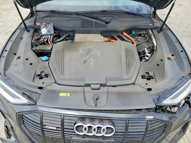 65362946 :رقم المزاد ، WA12AAGE2NB037229 vin ، 2022 Audi E-tron مزاد بيع