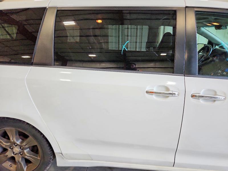 64255426 :رقم المزاد ، 5TDXK3DC8FS625329 vin ، 2015 Toyota Sienna مزاد بيع