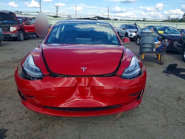 66190436 :رقم المزاد ، 5YJ3E1EAXJF027571 vin ، 2018 Tesla Model 3 مزاد بيع