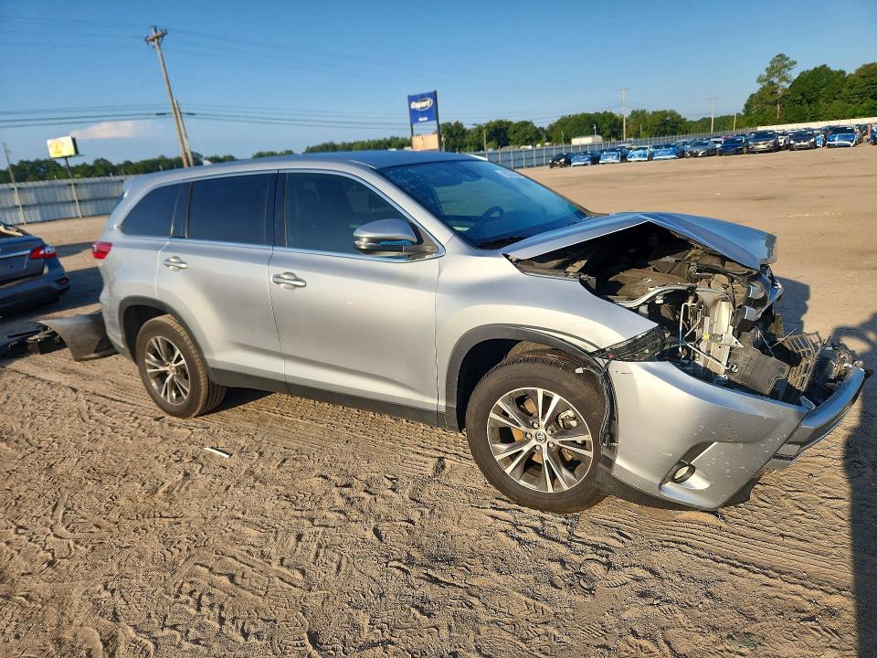 65567886 :رقم المزاد ، 5TDZZRFH1KS369898 vin ، 2019 Toyota Highlander مزاد بيع