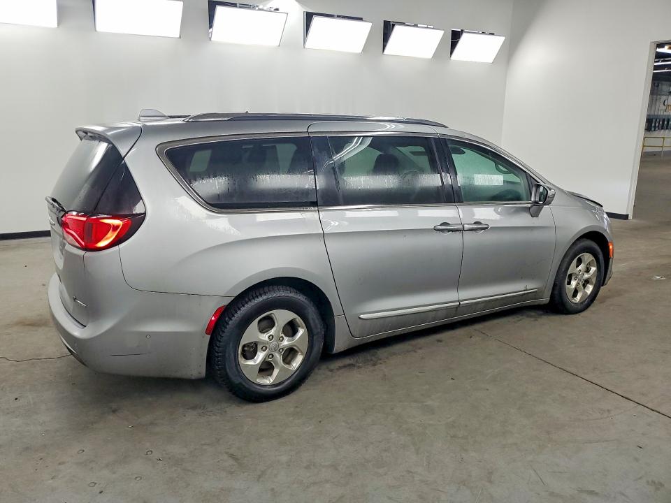 Продажа на аукционе авто 2018 Chrysler Pacifica, vin: 2C4RC1N77JR339713, номер лота: 65468736