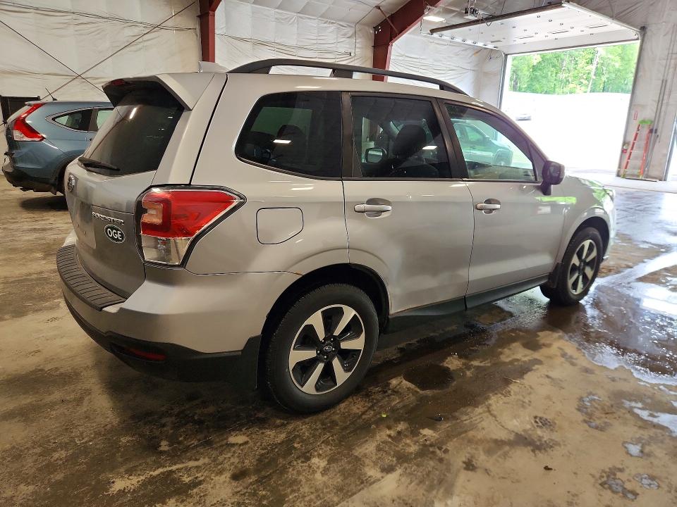 62415076 :رقم المزاد ، JF2SJAEC2JH527959 vin ، 2018 Subaru Forester مزاد بيع
