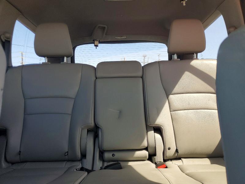 63926166 :رقم المزاد ، 5FNYF5H59HB020890 vin ، 2017 Honda Pilot مزاد بيع