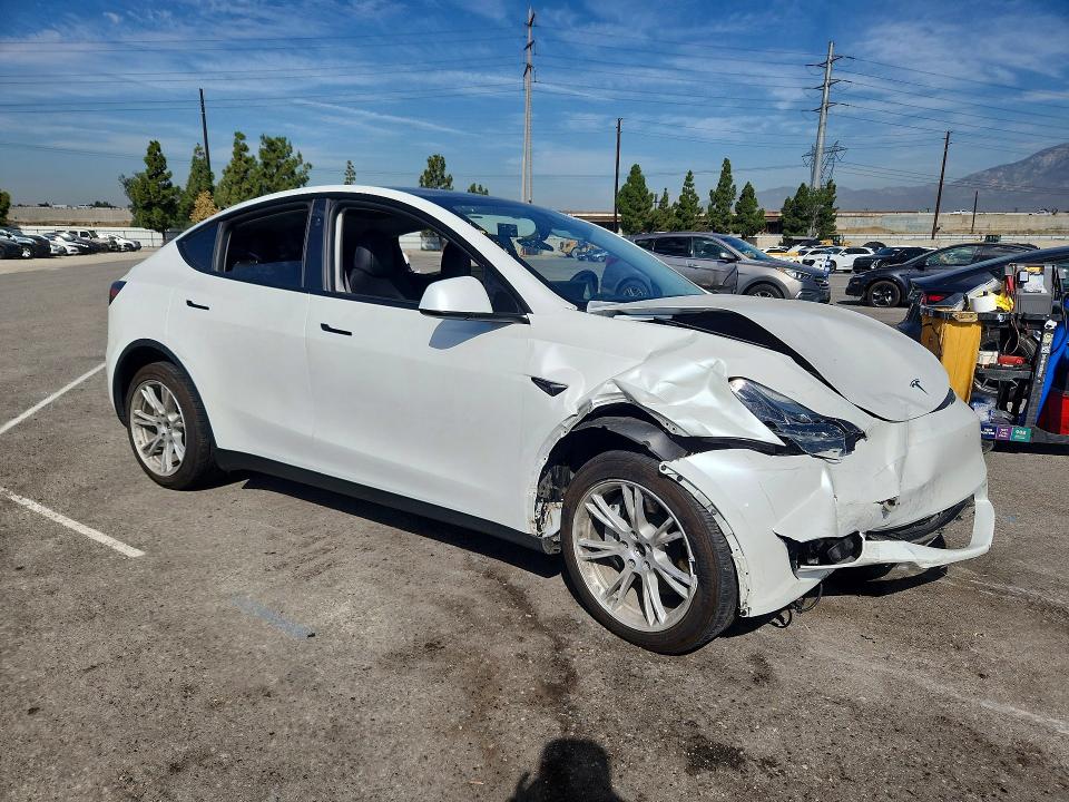 2024 Tesla Model Y მანქანა იყიდება აუქციონზე, vin: 7SAYGAEE5RF059930, აუქციონის ნომერი: 66775626