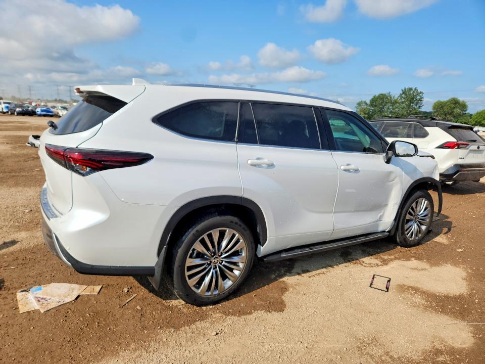Продаж на аукціоні авто 2024 Toyota Highlander, vin: 5TDKDRBH7RS542128, номер лоту: 63947036