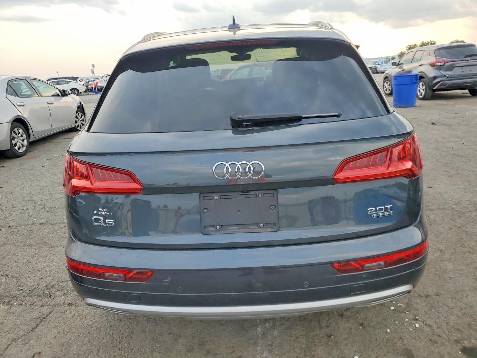 64385436 :رقم المزاد ، WA1BNAFY2J2010705 vin ، 2018 Audi Q5 مزاد بيع