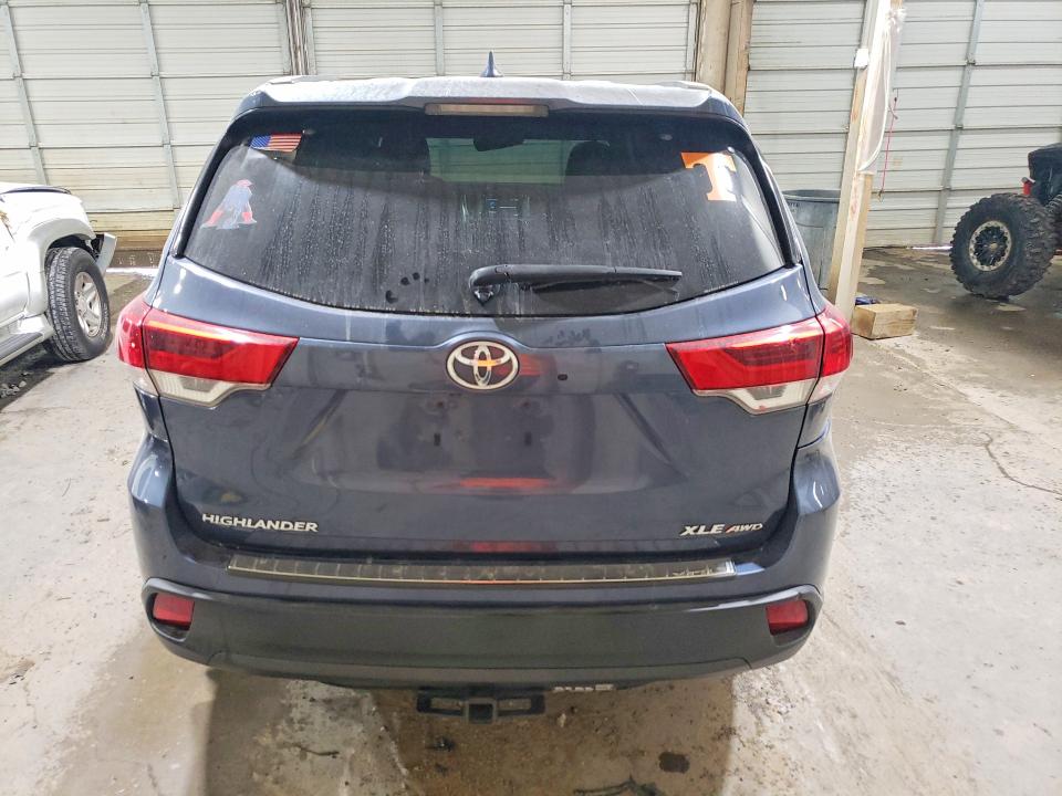 66610206 :رقم المزاد ، 5TDJZRFH3HS440797 vin ، 2017 Toyota Highlander مزاد بيع