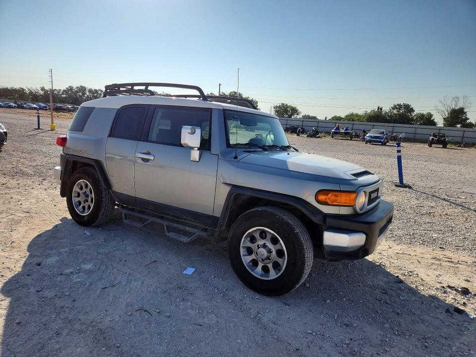 Продажа на аукционе авто 2011 Toyota Fj Cruiser, vin: JTEZU4BFXBK011496, номер лота: 63596546