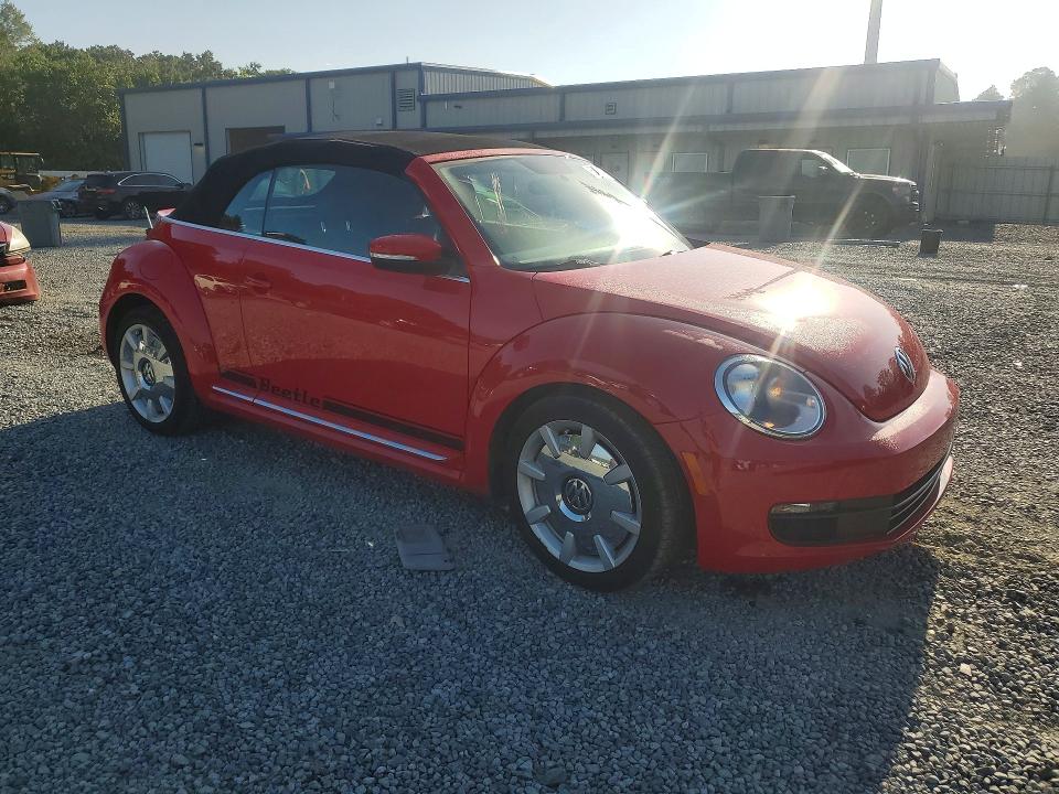 65360626 :رقم المزاد ، 3VW5P7AT5DM803390 vin ، 2013 Volkswagen Beetle مزاد بيع