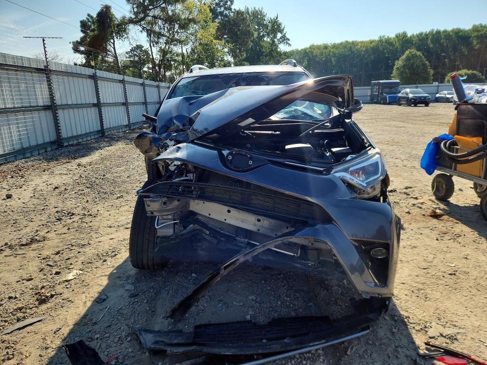 2017 Toyota Rav4 მანქანა იყიდება აუქციონზე, vin: JTMDFREV9HJ714403, აუქციონის ნომერი: 66025136