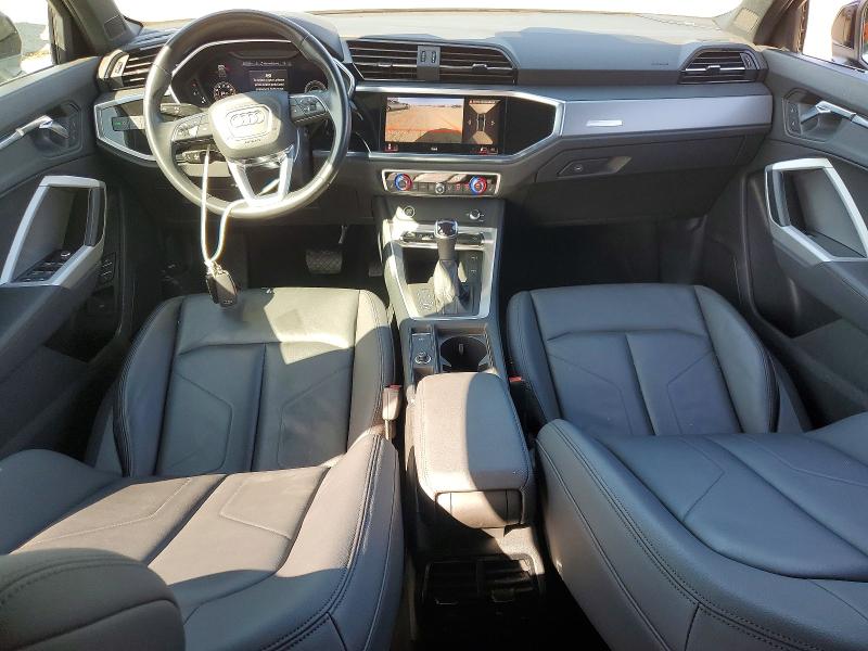 63431626 :رقم المزاد ، WA1EECF35N1025384 vin ، 2022 Audi Q3 مزاد بيع