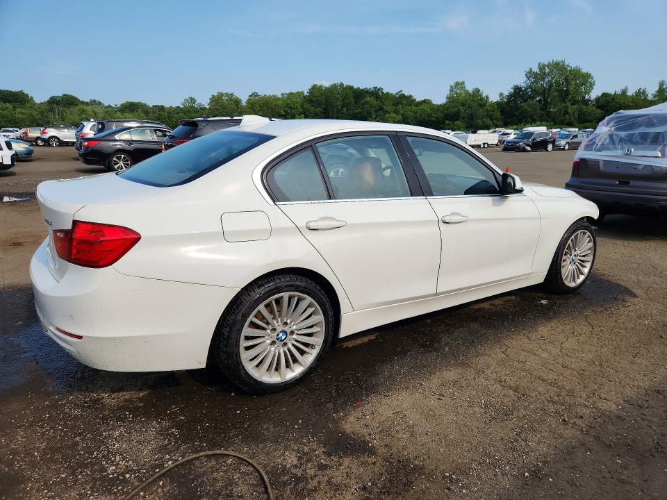 2013 Bmw 328 მანქანა იყიდება აუქციონზე, vin: WBA3B3C53DF535033, აუქციონის ნომერი: 64604136