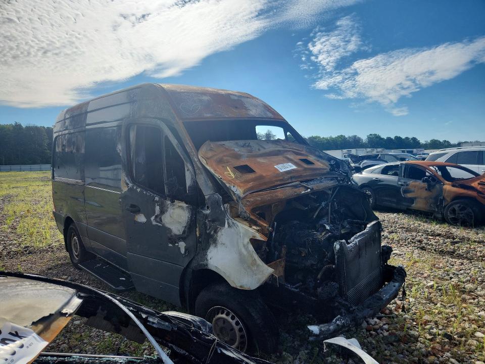 61695756 :رقم المزاد ، WD4PF0CD3KP088408 vin ، 2019 Mercedes-benz Sprinter مزاد بيع
