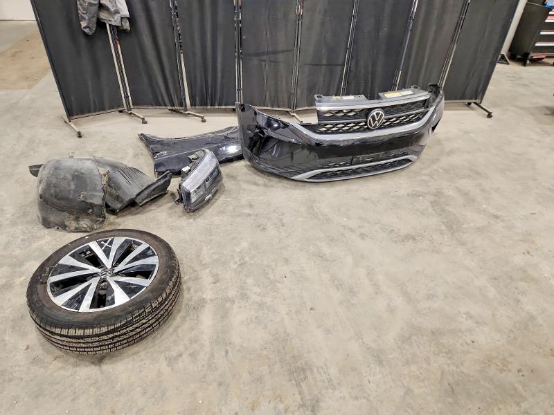 64962706 :رقم المزاد ، 3VVWX7B24NM046157 vin ، 2022 Volkswagen Taos مزاد بيع