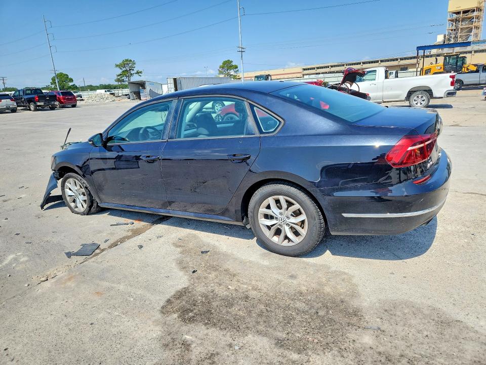 Продажа на аукционе авто 2018 Volkswagen Passat, vin: 1VWAA7A30JC024315, номер лота: 66378296