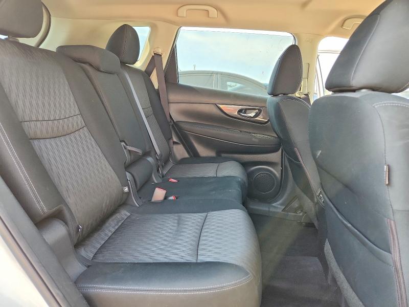 66384066 :رقم المزاد ، KNMAT2MT0HP561314 vin ، 2017 Nissan Rogue مزاد بيع
