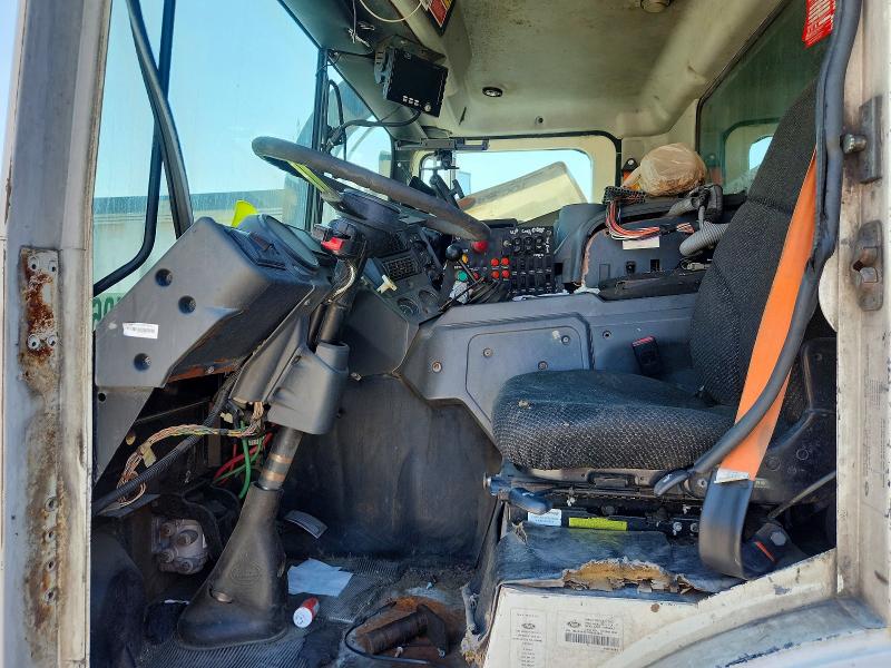 65814406 :رقم المزاد ، 1M2AV04C1GM060426 vin ، 2016 Mack Mru613 مزاد بيع