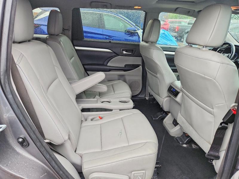 Продажа на аукционе авто 2017 Toyota Highlander, vin: 5TDJZRFH2HS510497, номер лота: 64754236