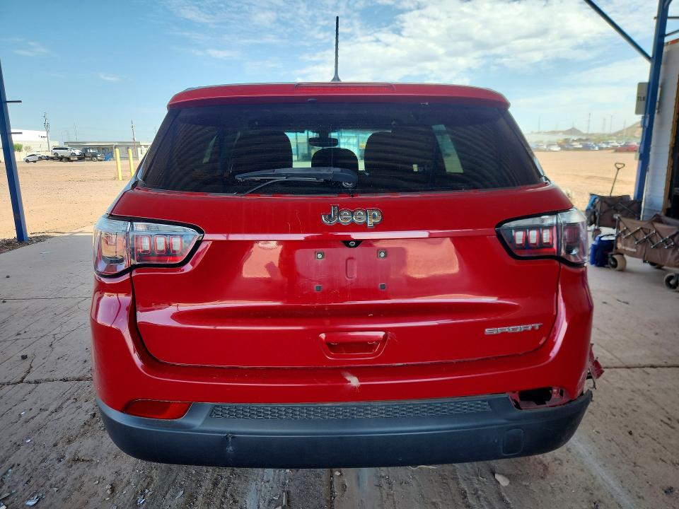 63700306 :رقم المزاد ، 3C4NJCAB2JT368950 vin ، 2018 Jeep Compass مزاد بيع