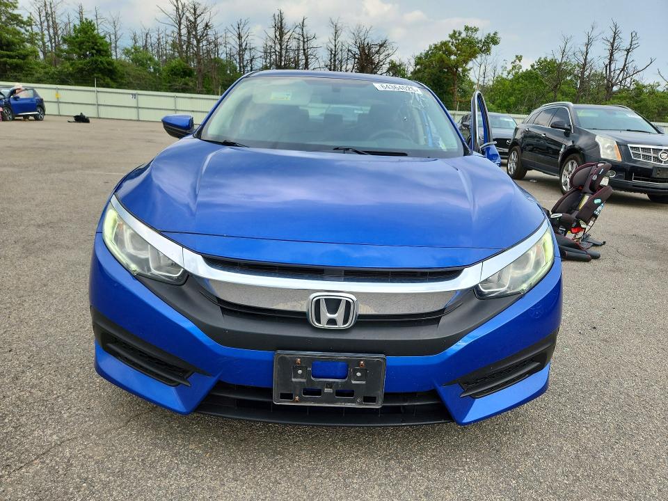 Продаж на аукціоні авто 2018 Honda Civic, vin: 2HGFC2F5XJH575883, номер лоту: 64364026