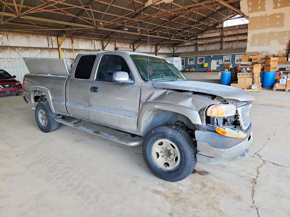 63264286 :رقم المزاد ، 1GTHC29U52E134908 vin ، 2002 Gmc Sierra مزاد بيع