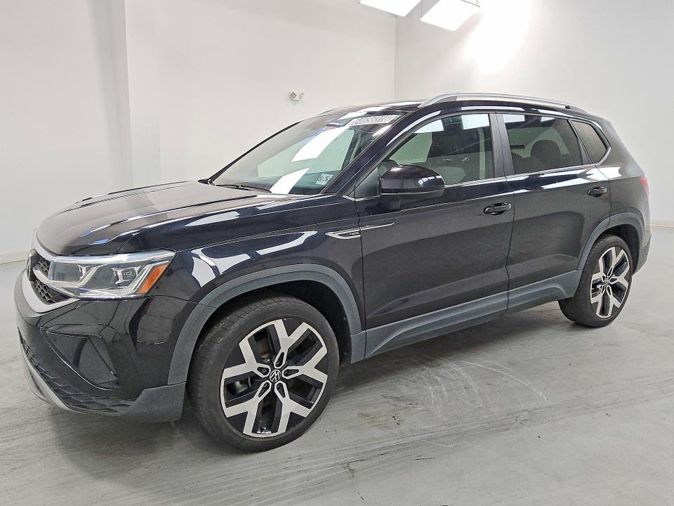64656316 :رقم المزاد ، 3VVJX7B21NM025082 vin ، 2022 Volkswagen Taos مزاد بيع