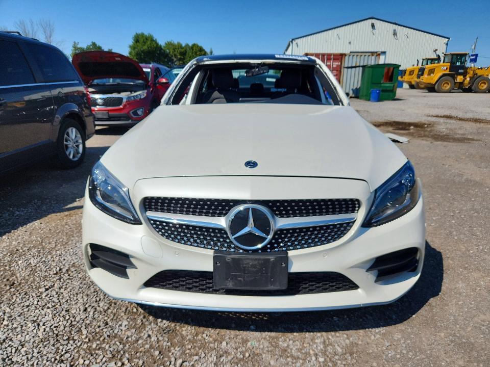 63428426 :رقم المزاد ، W1KWF8EB5MR621338 vin ، 2021 Mercedes-benz C مزاد بيع
