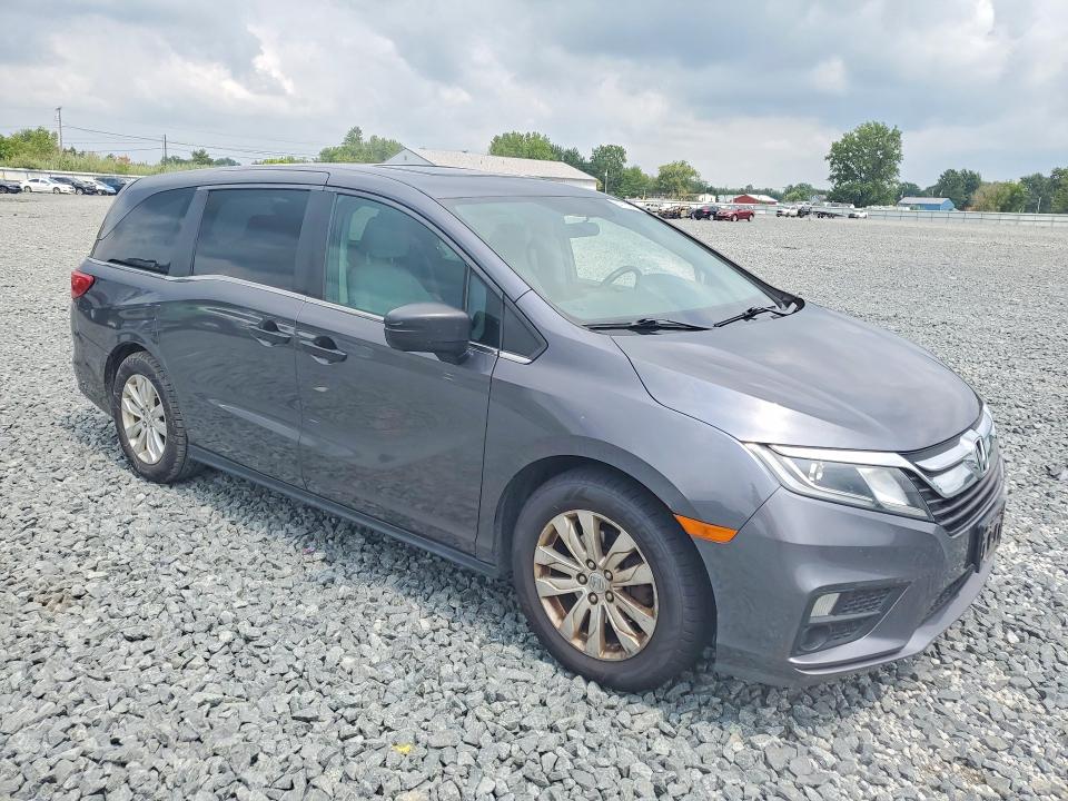 64729266 :رقم المزاد ، 5FNRL6H20JB027404 vin ، 2018 Honda Odyssey مزاد بيع