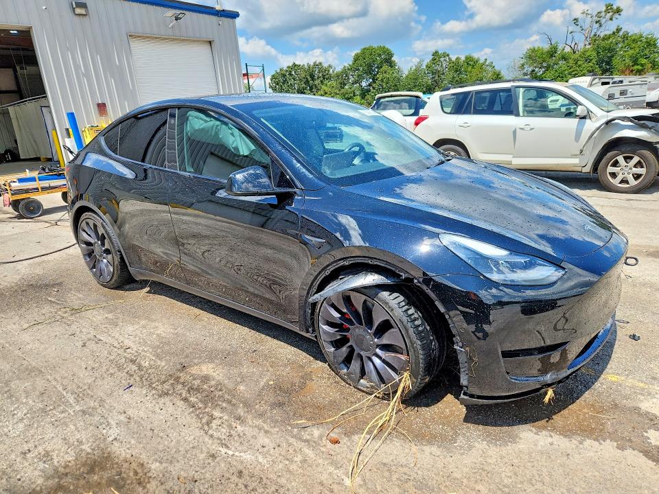 Продажа на аукционе авто 2021 Tesla Model Y, vin: 5YJYGDEFXMF301434, номер лота: 63660146